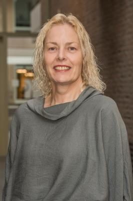 H.M.L. (Henny) van Dooren-van Beers